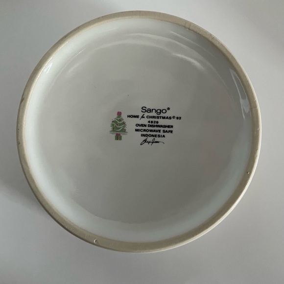 NEW VINTAGE SANGO ~ GRAVY BOWL AND SAUCER ~ HOME FOR CHRISTMAS PATTERN - Picture 6 of 8